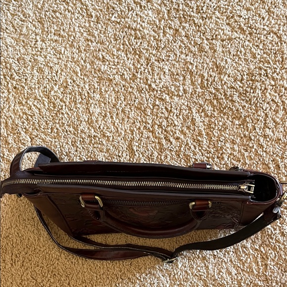 Elegant Brown Floral Embossed Handbag - Picture 10 of 11